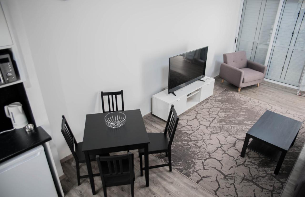 Amazing Maisonette Next To Harbour Of Cy דירה