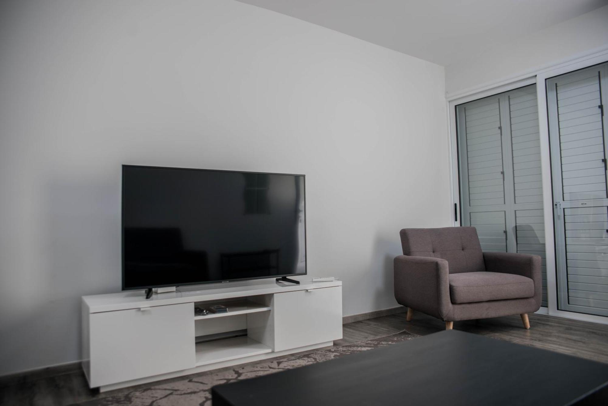 Amazing Maisonette Next To Harbour Of Cy דירה *